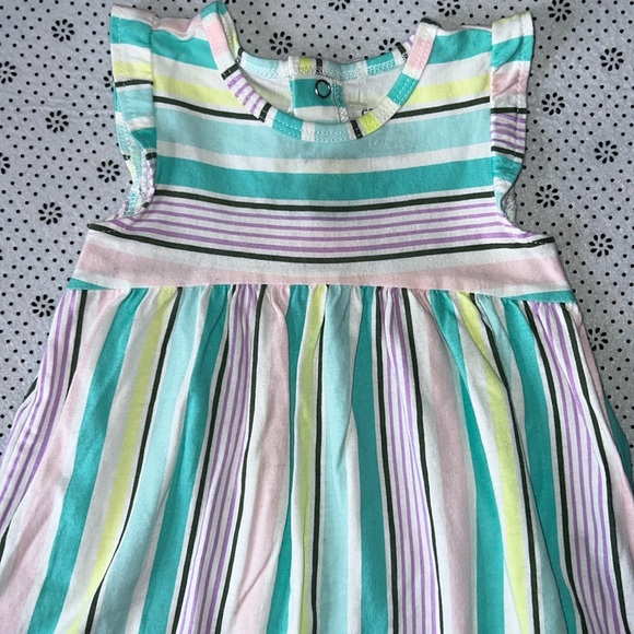 🛍 PRETTY LITTLE GIRLS DRESS SIZE 9 MONTHS 🛍 - Picture 2 of 6